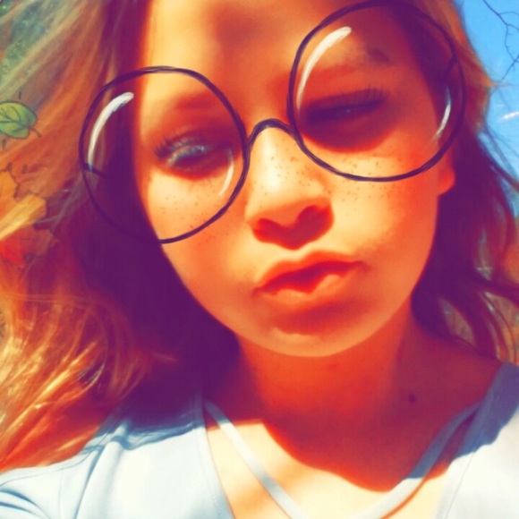 Meet your Posher, Roxy - Picture 1 of 1